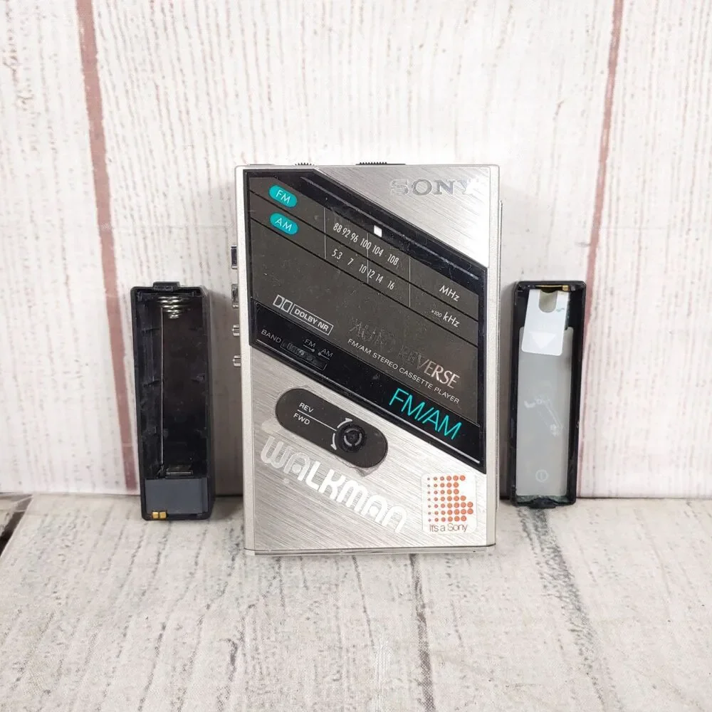 FOR PARTS Vintage Sony WM-F100 Walkman FM AM Stereo Cassette Player Auto Reverse